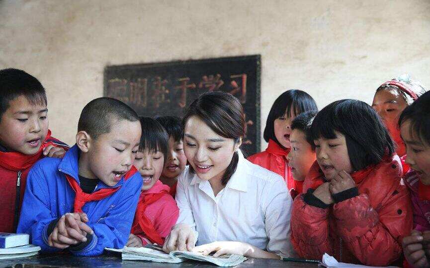 小学老师评职称论文.jpg 小学老师评职称论文.jpg